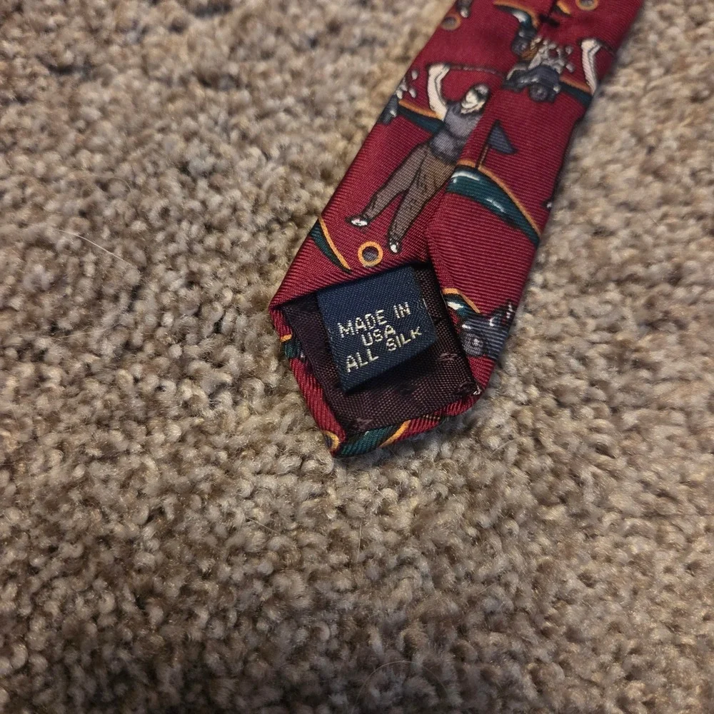 Pebble Beach Mens Silk Tie Burgundy Red Golf Novelty Print Made in USA Classic